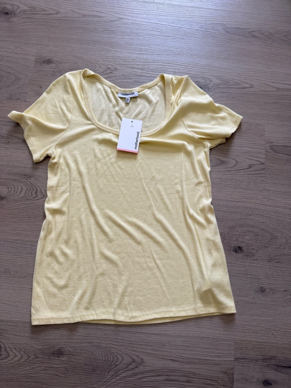 Women’s maternity Scoop Neck Short Sleeve Top - Yellow